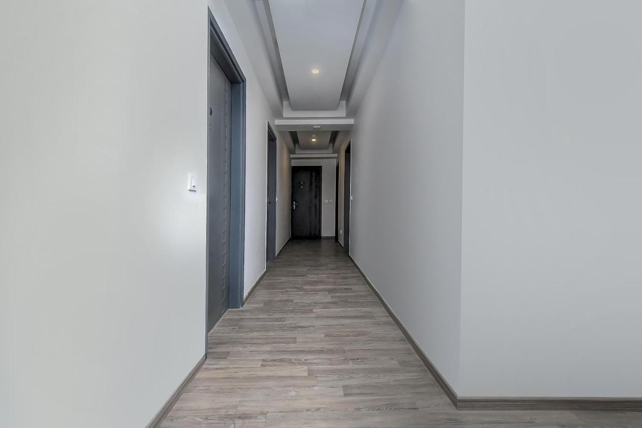 Oyo Townhouse 044 Sector 14 Gurugram Hotel Gurgaon Buitenkant foto