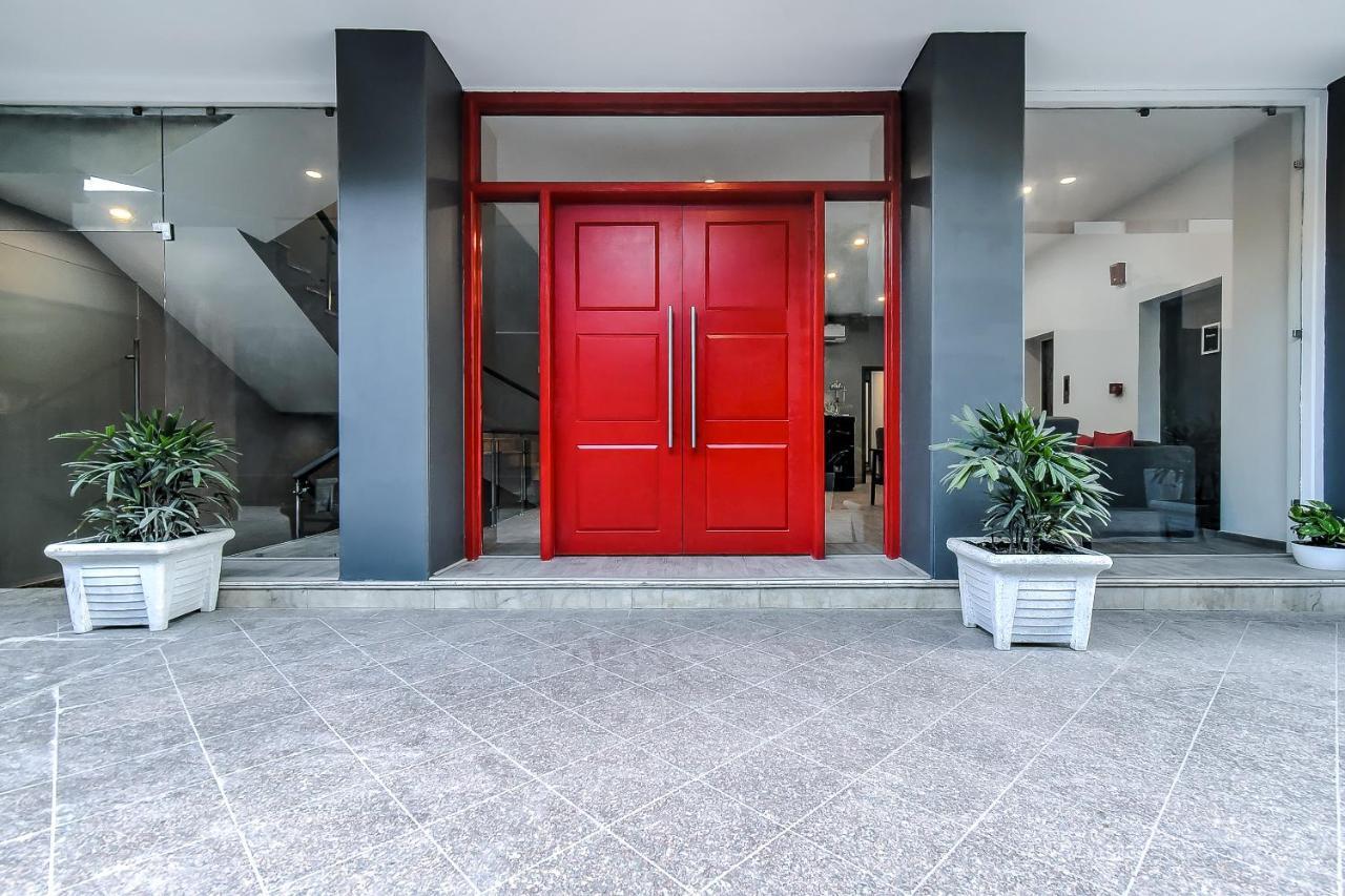 Oyo Townhouse 044 Sector 14 Gurugram Hotel Gurgaon Buitenkant foto