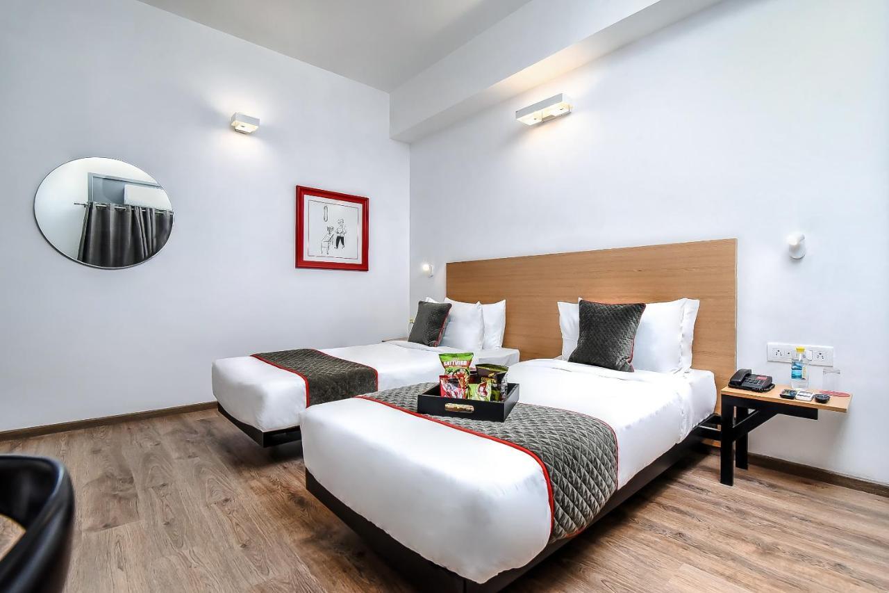 Oyo Townhouse 044 Sector 14 Gurugram Hotel Gurgaon Buitenkant foto